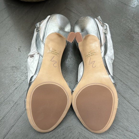 27 EDIT NATURALIZER Vanity Dress Sandal In Silver - Picture 3 of 7